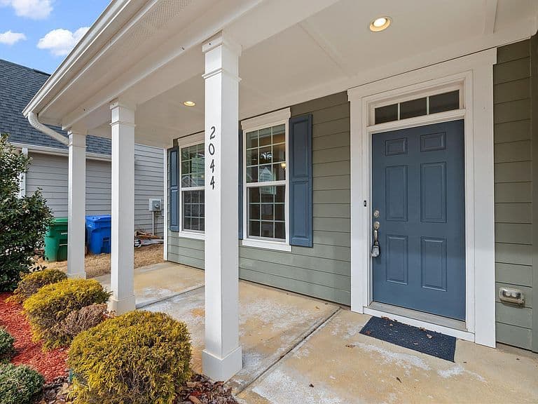 Listing photo 5
