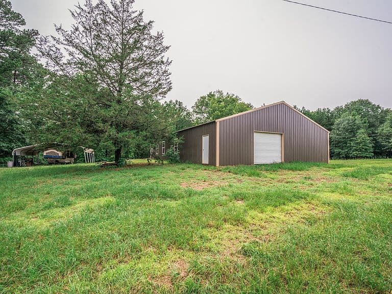 Listing photo 4