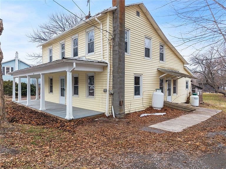 Listing photo 3