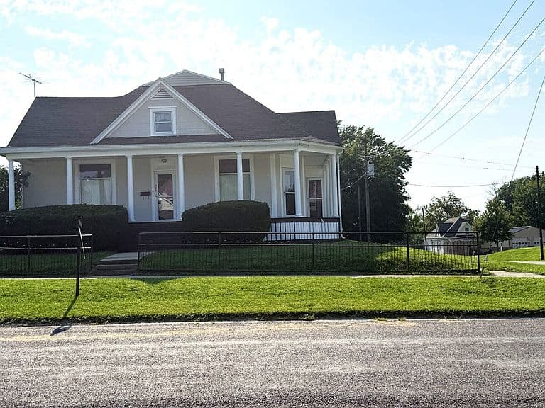 Listing photo 5