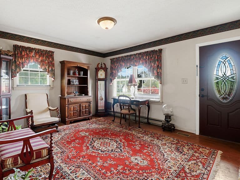 Listing photo 5