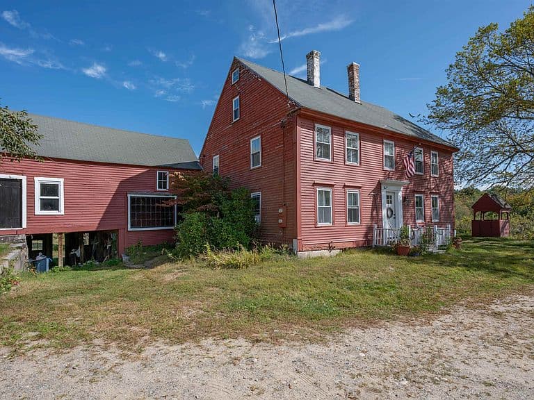 Listing photo 4