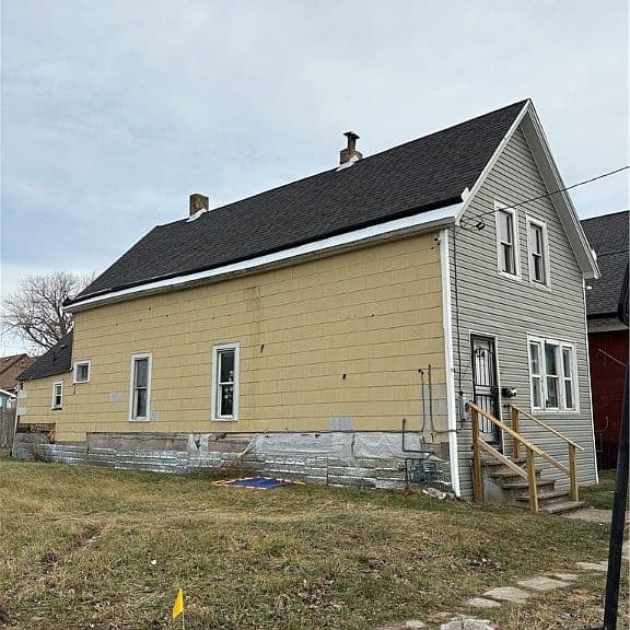 Listing photo 2