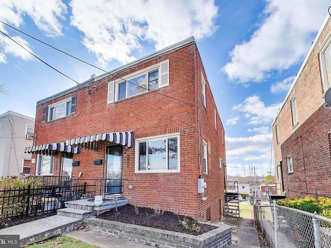 Primary listing photo
