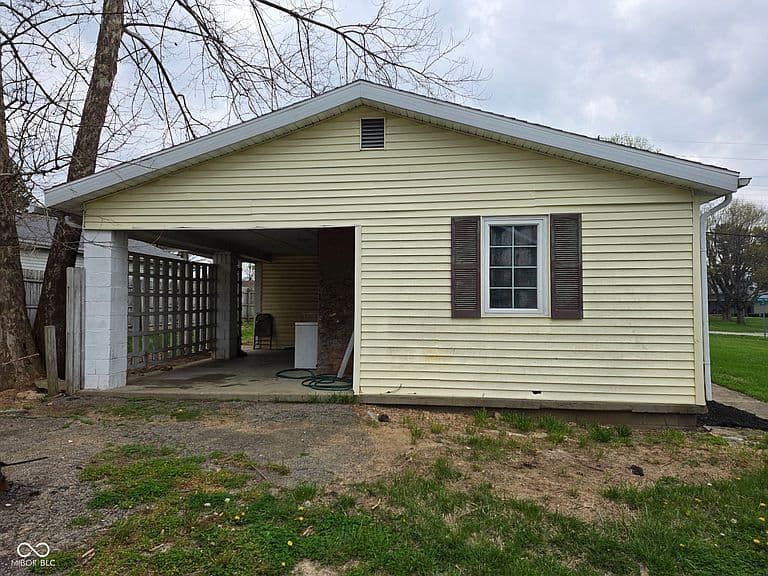 Listing photo 4