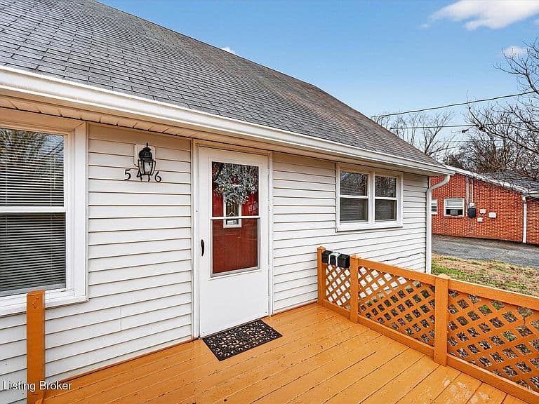 Listing photo 2