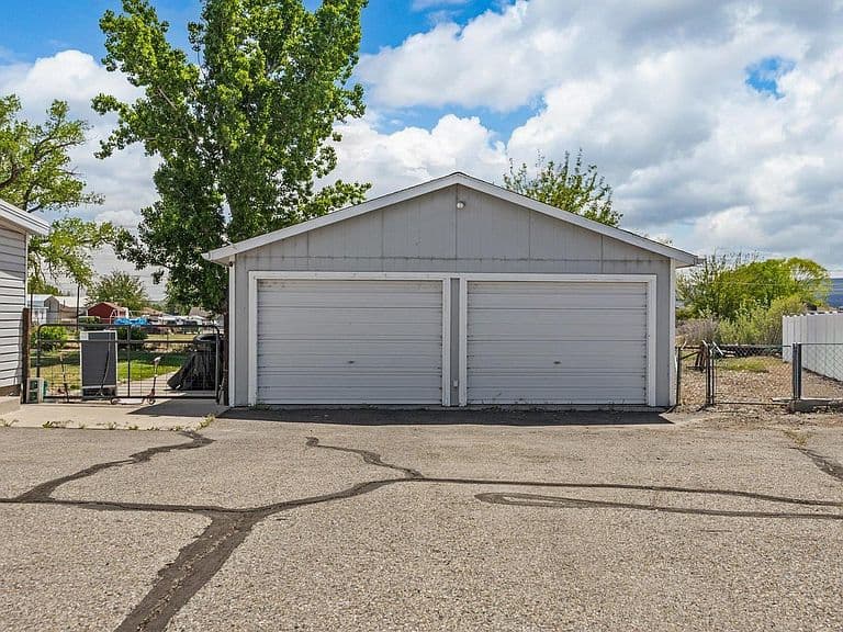 Listing photo 4