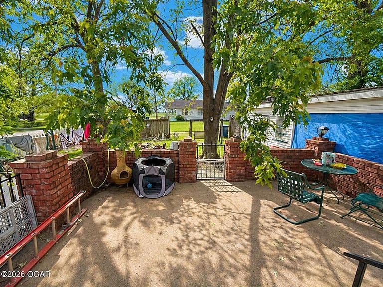 Listing photo 4