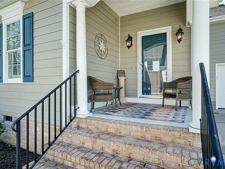 Listing photo 2