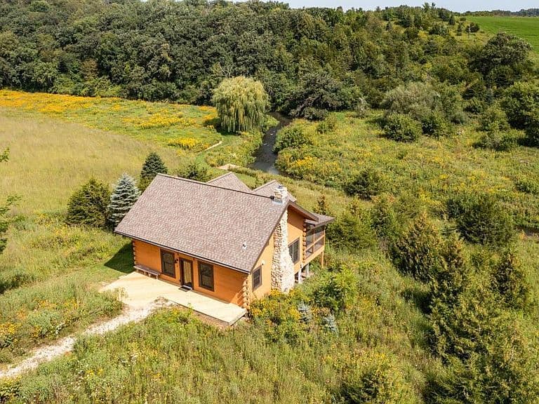 Listing photo 4