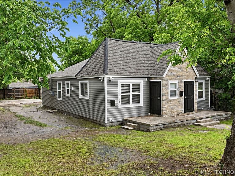 Listing photo 4