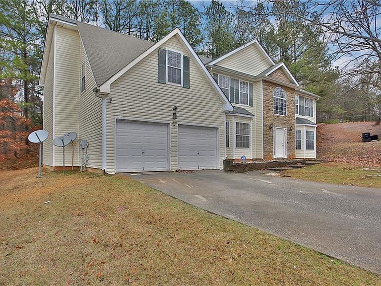 Listing photo 2
