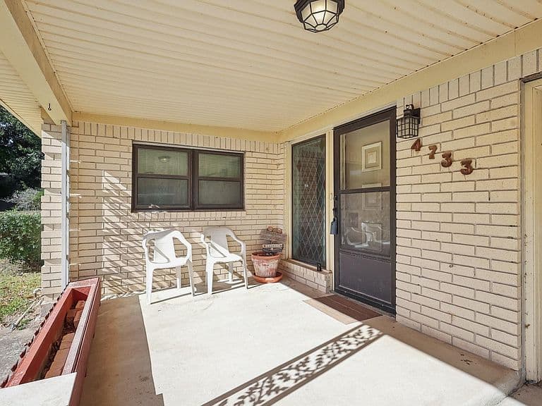 Listing photo 5