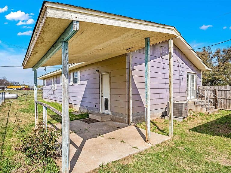 Listing photo 4