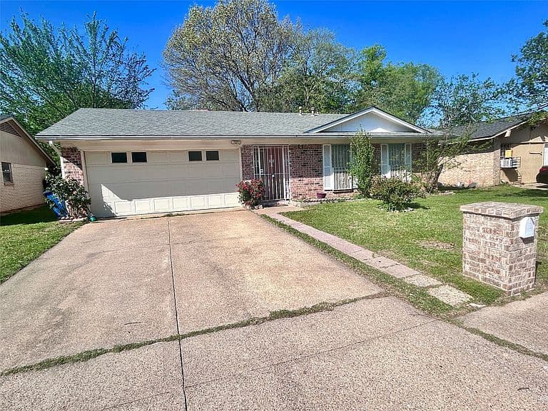 Listing photo 4