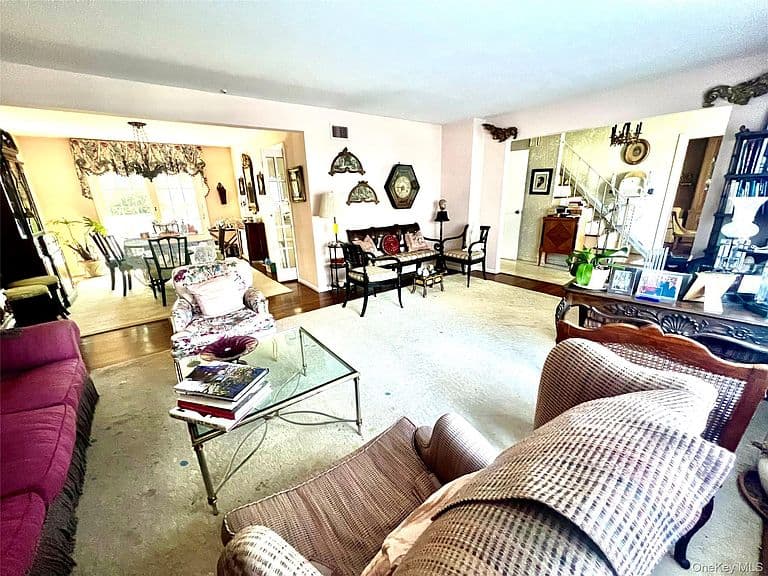 Listing photo 3
