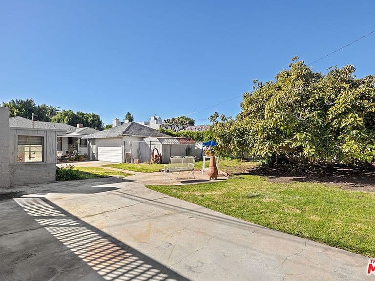 Listing photo 4