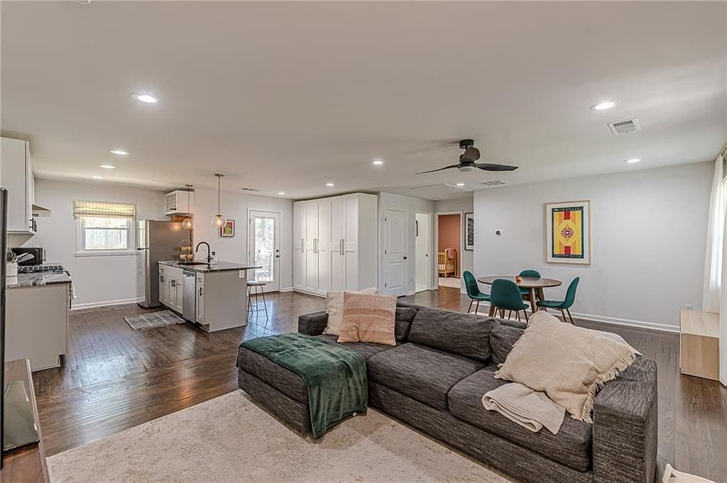 Primary listing photo