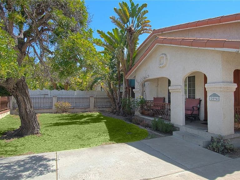 Listing photo 3