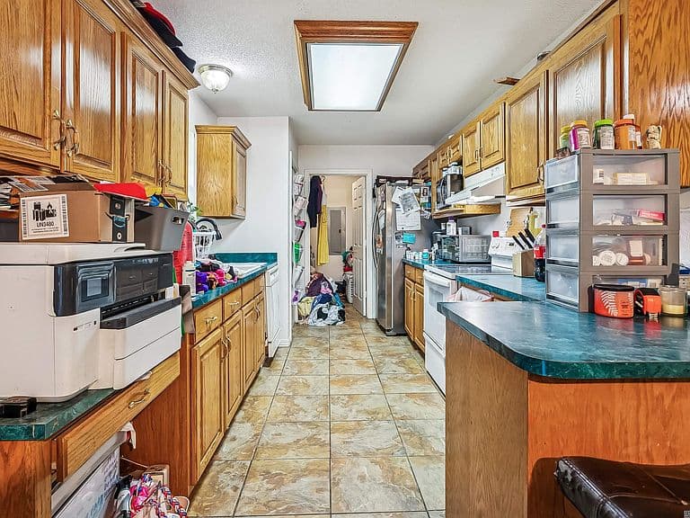 Listing photo 5