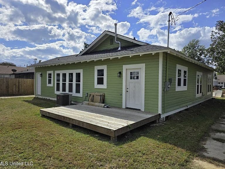 Listing photo 3