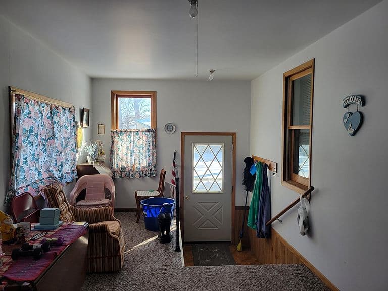 Listing photo 2