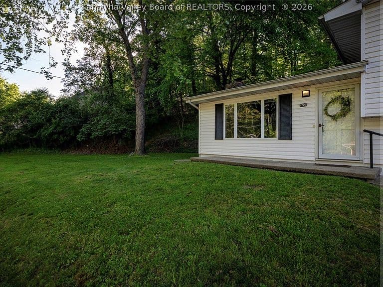 Listing photo 3