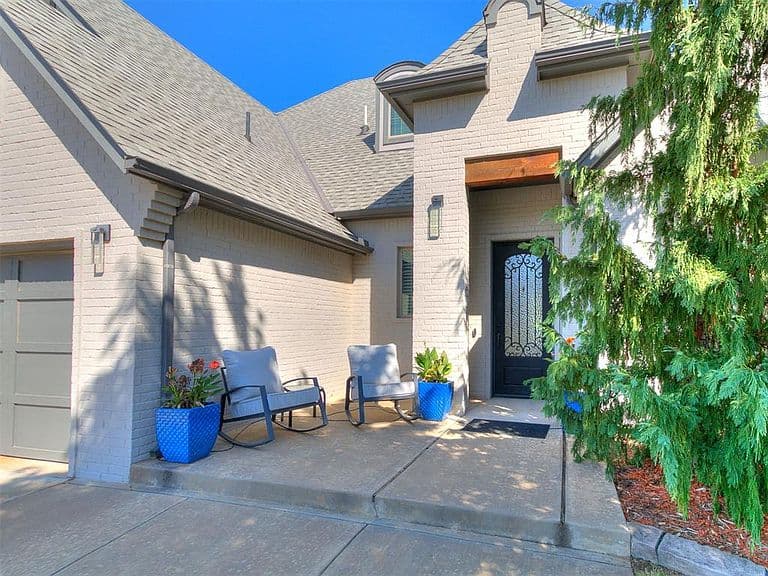 Listing photo 3