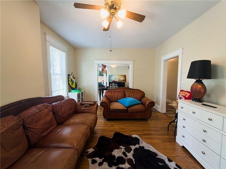 Listing photo 5