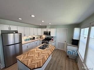 Listing photo 5