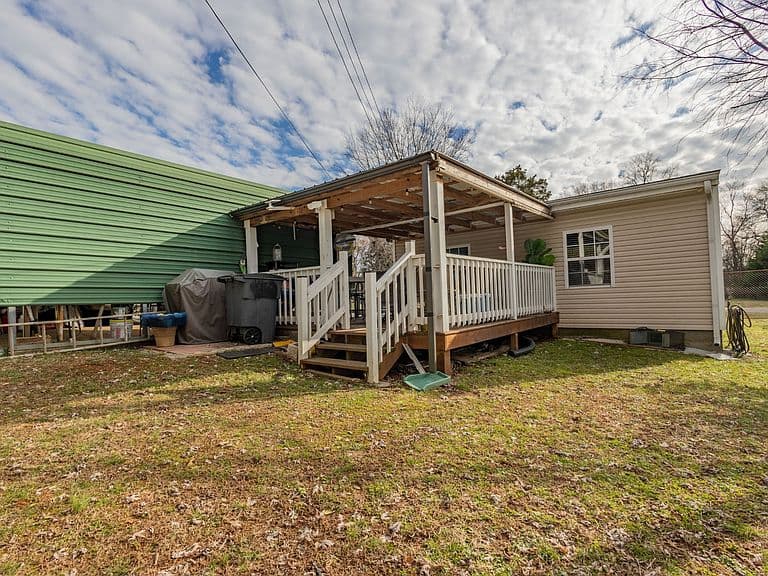 Listing photo 5