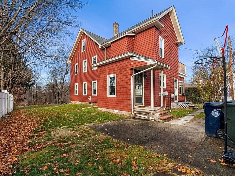 Listing photo 2