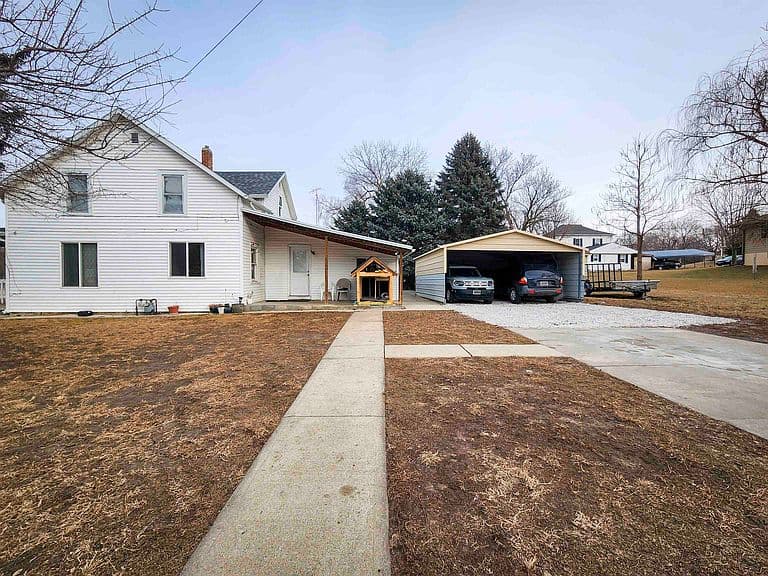 Listing photo 3