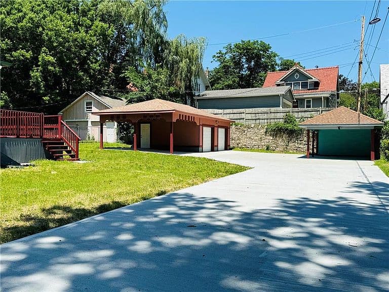Listing photo 3