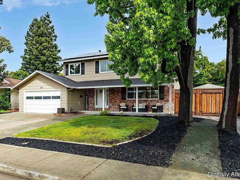 Listing photo 3