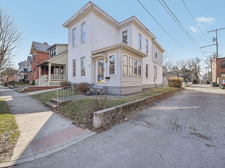 Listing photo 4