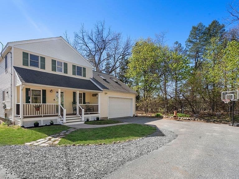 Listing photo 3
