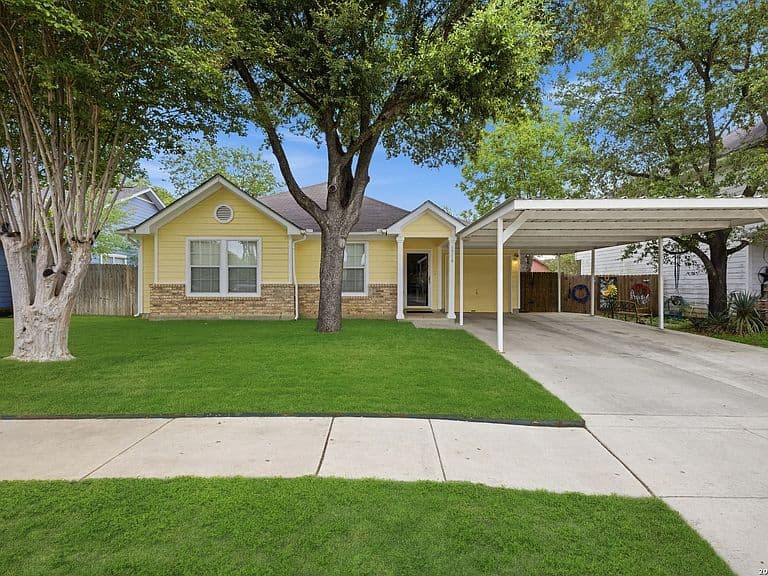 Listing photo 3