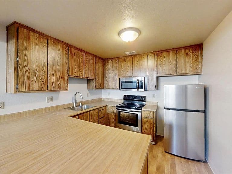 Listing photo 3