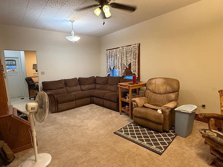 Listing photo 5