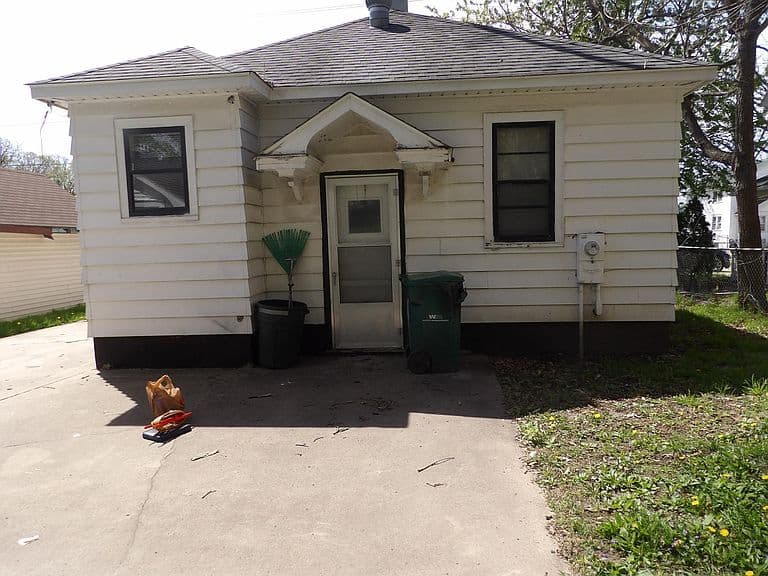 Listing photo 3
