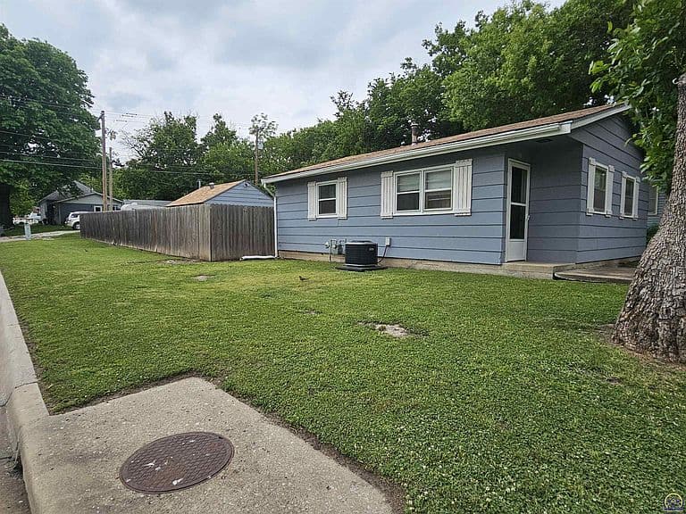 Listing photo 3
