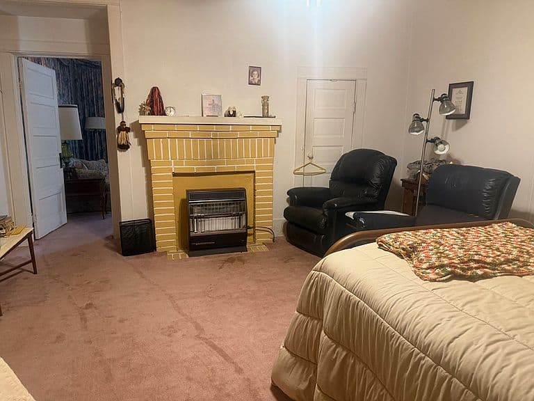 Listing photo 5