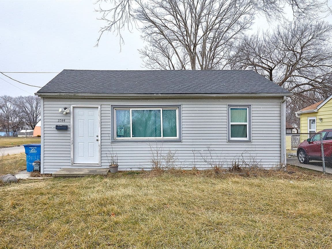 Primary listing photo