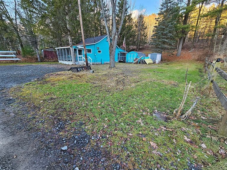 Listing photo 4