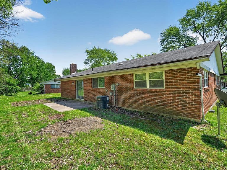 Listing photo 5