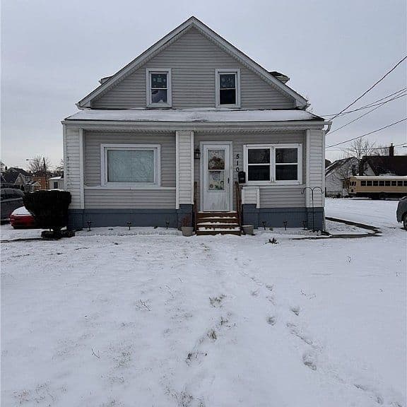 Listing photo 2