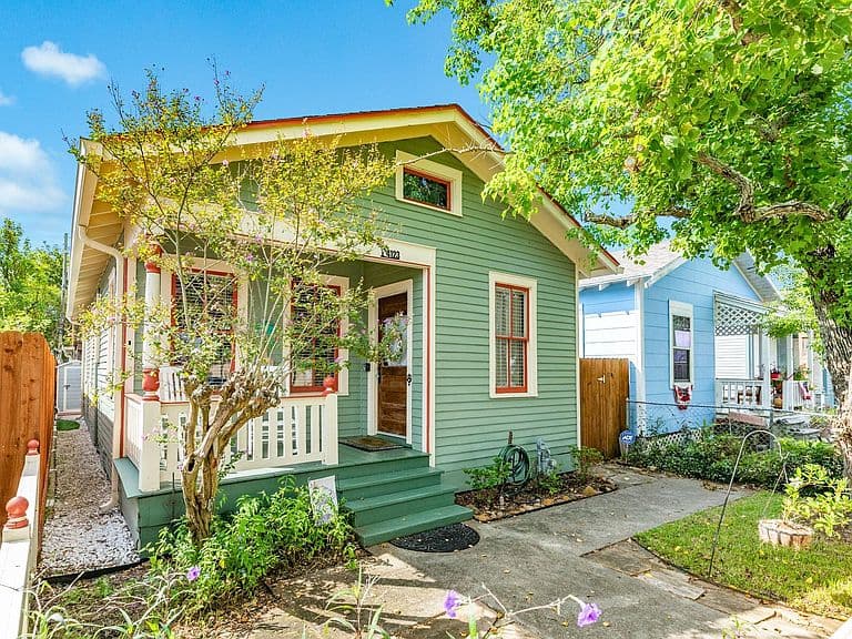 Listing photo 3