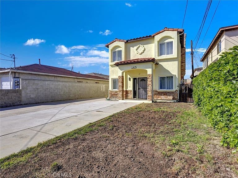 Listing photo 3