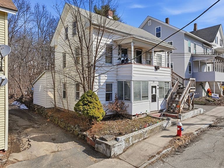 Listing photo 2